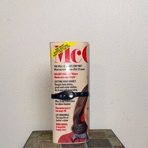 Fashion Magazine Holder with Black Strap